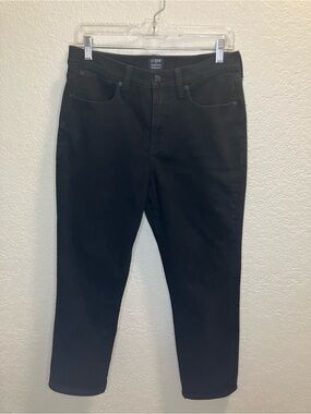 Black Essential Straight Jean